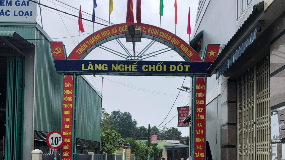 LÀNG NGHỀ CHỔI ĐỐT THẠNH HÒA